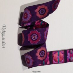 Lilla bånd med blomster