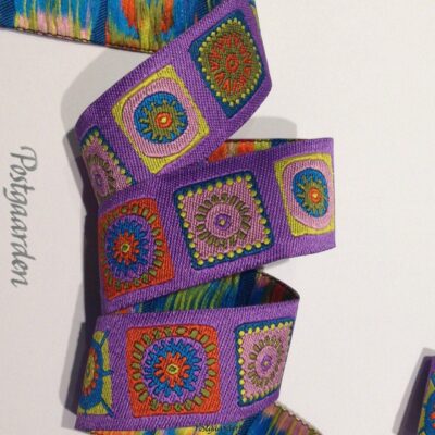 Lilla bånd med firkanter