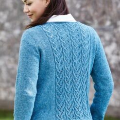 893430 Cardigan med hulmønster på ryggen i Esther by Permin