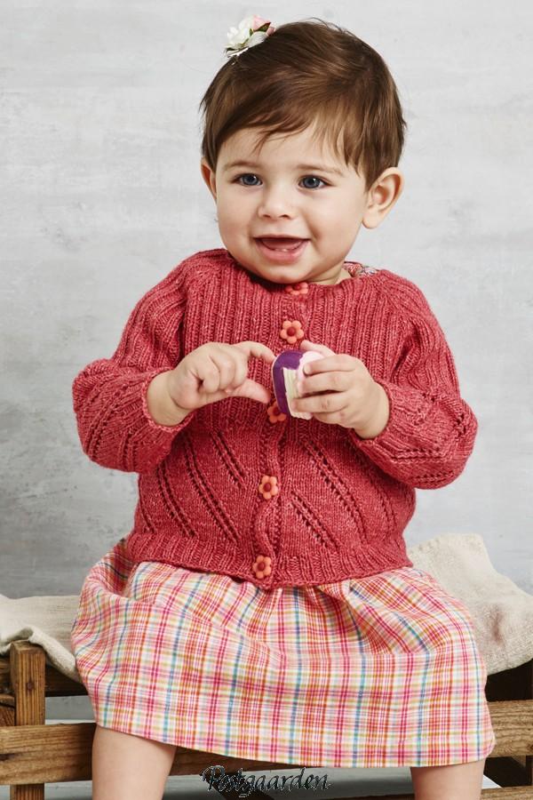 893422 Trøje med rib og hulmønster i Esther by Permin