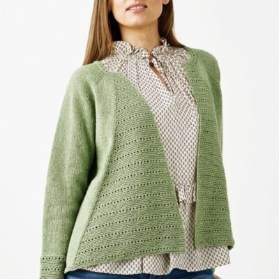 893445 Cardigan med skrå forstykker i Esther by Permin