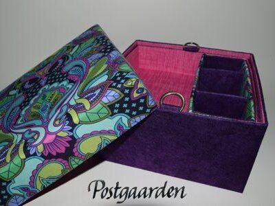 Stor 4-kantet æske med indsats