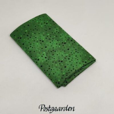 FQ7422 Grøn med prikker patchworkstof - postgaarden.com