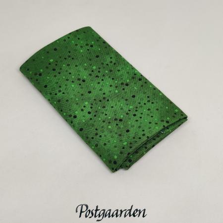 FQ7422 Grøn med prikker patchworkstof - postgaarden.com