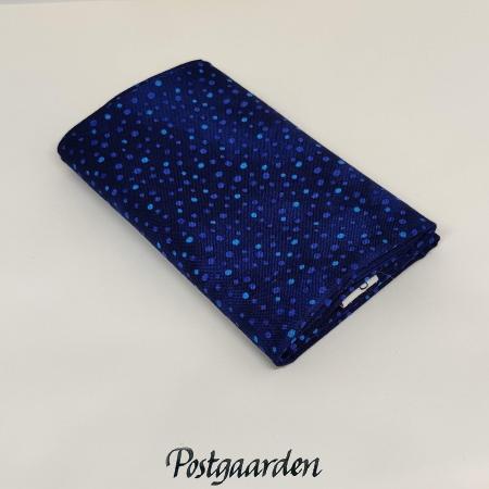 FQ7146 Mørkblå med prikker patchworkstof fat quarter - postgaarden.com