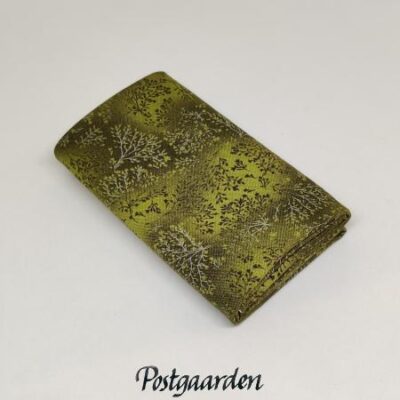 FQ7696 Olivengroen med grene patchworkstof - postgaarden.com