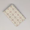 Beige med rødt mønster patchworkstof - FQ7992
