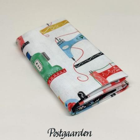 FQ7739 Hvid med symaskiner fat-quarter patchworkstof - postgaarden.com