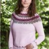 893448 sweater med mønstre bærestykke i Esther by Permin