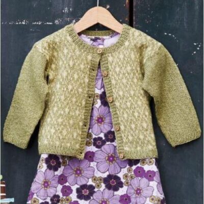 893459 Mønsterstrikket babytrøje i Esther by permin