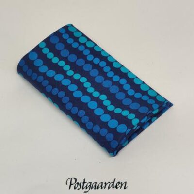 FQ7528 blå med prikker bomuld patchworkstof - postgaarden.com