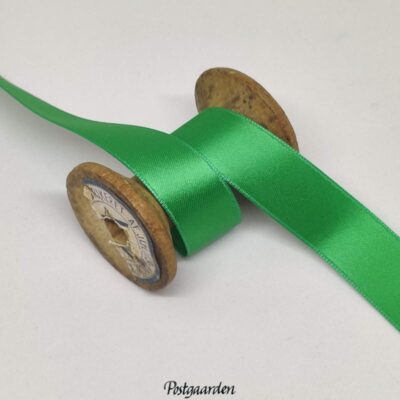 Mellemgrøn satinbånd 16mm