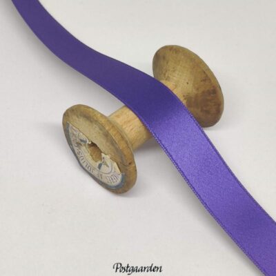 Mørklilla satinbånd 16mm