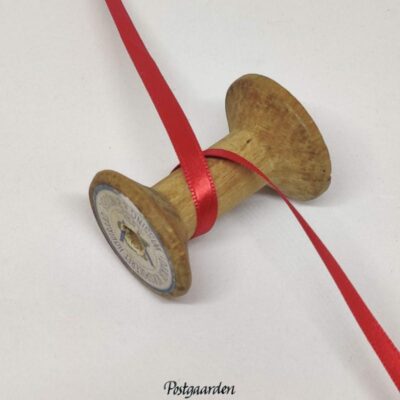 Rød satinbånd 6mm