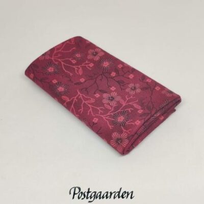 Bordeuax med blomster fat quarter patchworkstof - postgaarden.com