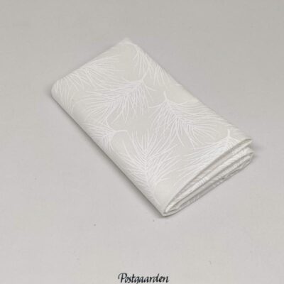 FQ7559 Råhvid med hvide fyrekviste patchworkstof