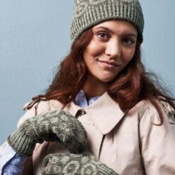 899028 Prikkede vanter og hue - Luna - strikkeopskrift