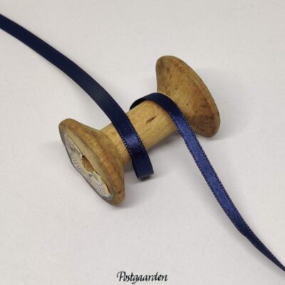 Mørkblå satinbånd 6mm