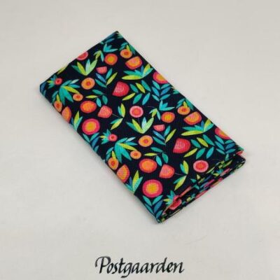 FQ7670 blå med blomster patchworkstof