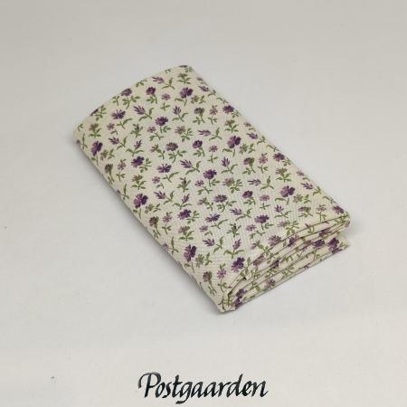 FQ7681 Cream med små blomster patchworkstof - postgaarden.com