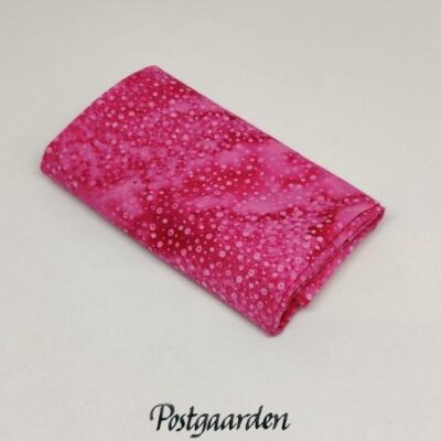 7709 Pink med prikker bali batik patchworkstof - postgaarden.com