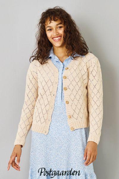 cardigan med rombehulmønster esther by permin strikkemønster - postgaarden.com