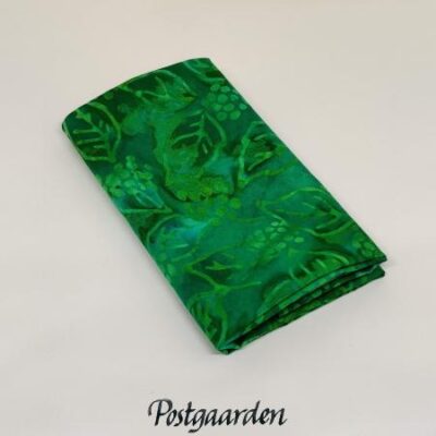 FQ7710 Grøn med blade bali batik fat quarter patchworkstof - postgaarden.com