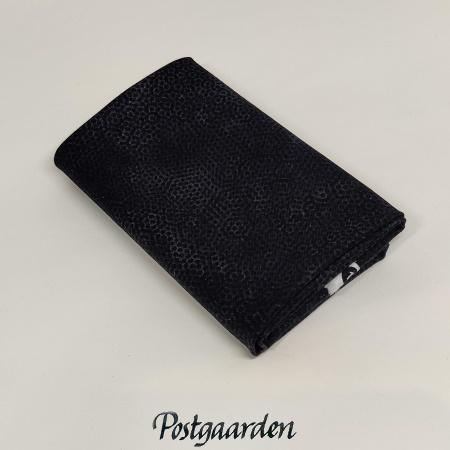 FQ6926 sort med sorte prikker patchworkstof fat quarter - postgaarden.com