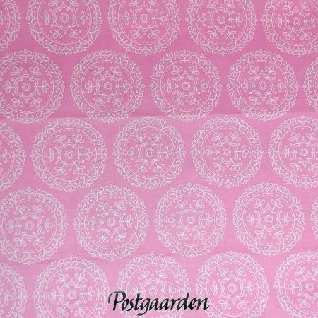 7746 lyserød med geometrisk mønster patchworkstof - postgaarden.com