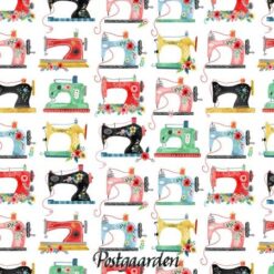 7739 hvid med symaskiner patchworkstof - postgaarden.com