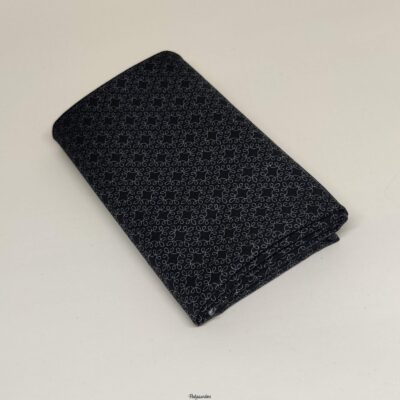 FQ7745 Sort med geometrisk mønster fat quarter patchworkstof - postgaarden.com