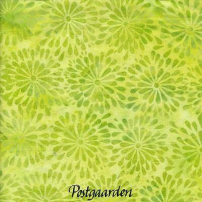 7771 limegrøn med blomster bali batik patchworkstof - postgaarden.com