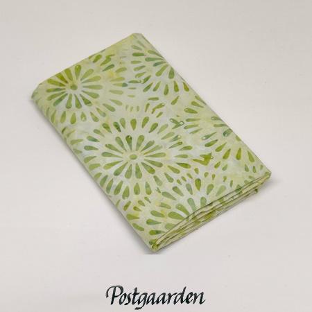 FQ7771 Lime med blomster patchworkstof - postgaarden.com