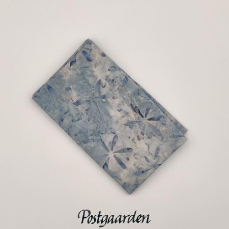 FQ7893 Lysblå med mønster bali batik patchworkstof - postgaarden.com
