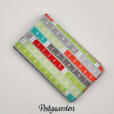 FQ7899 målebånd patchworkstof - postgaarden.com