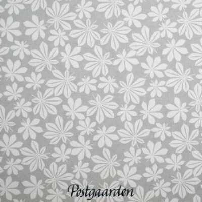 7917 grå med hvide blade moda patchworkstof - postgaarden.com
