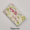 FQ7940 hvid med blomster patchworkstof - postgaarden.com