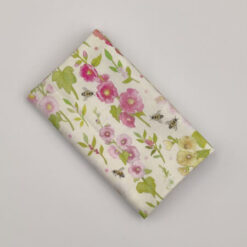 FQ7940 hvid med blomster patchworkstof - postgaarden.com