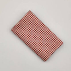 FQ7950 rød råhvid tern patchworkstof - postgaarden.com