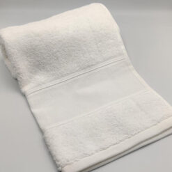 7418-18 håndklæde med aida broderi - postgaarden.com