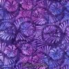 Lilla patchworkstof i Bali batik med blomstermønster – varenummer 7985