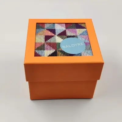 Baldyre orange box med broderi