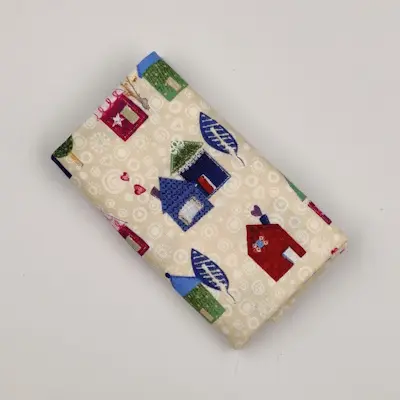 FQ8036 beige med huse patchworkstof