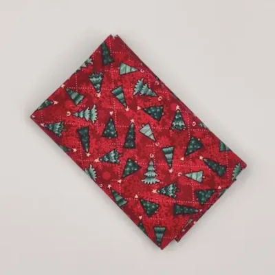 FQ8098 rød med juletræer patchworkstof