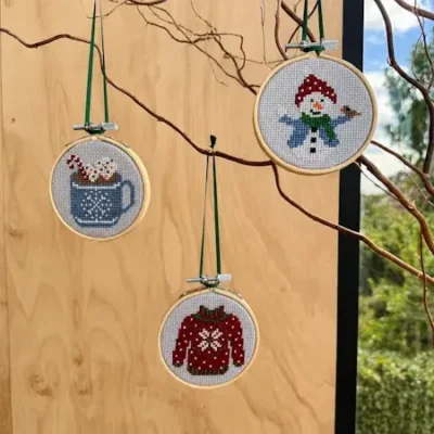 2046-4 cozy juleophæng pompstitch