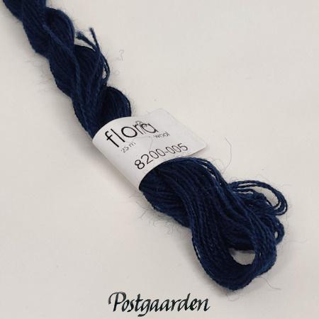 8200 Flora wool fru zippe broderigarn - postgaarden.com
