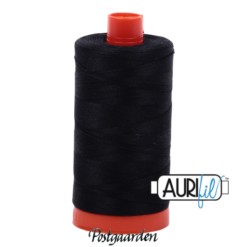 Aurifil 2692 black sort sytråd - postgaarden.com