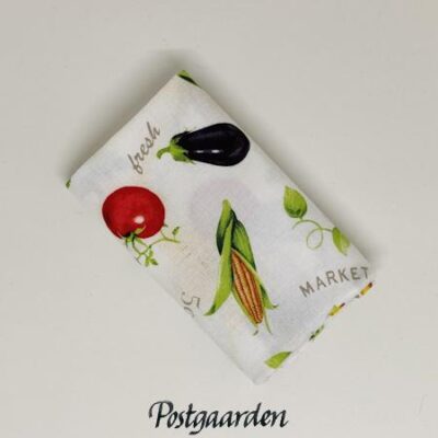 FQ7219 Råhvid med grøntsager patchworkstof fat quarter - postgaarden.com