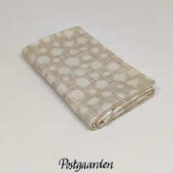 FQ7578 Beige med prikker streger patchworkstof - postgaarden.com