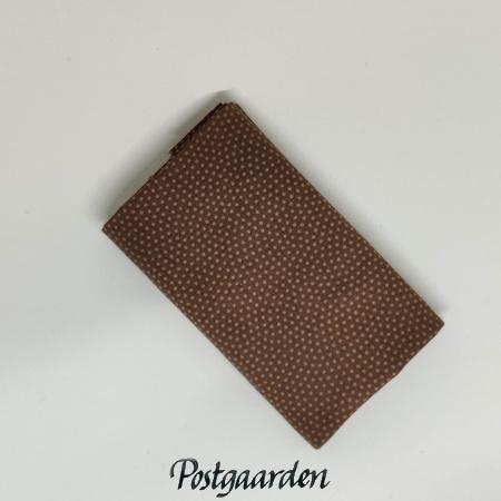 FQ7595 lysbrun med prikker patchworksstof fat-quarter - postgaarden.com